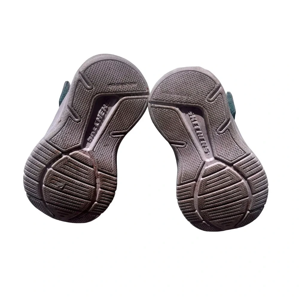 Skechers these sneakers